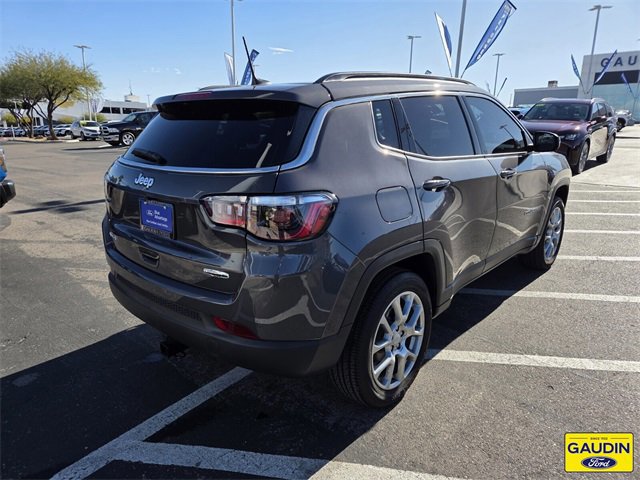 Used 2024 Jeep Compass Latitude image 5