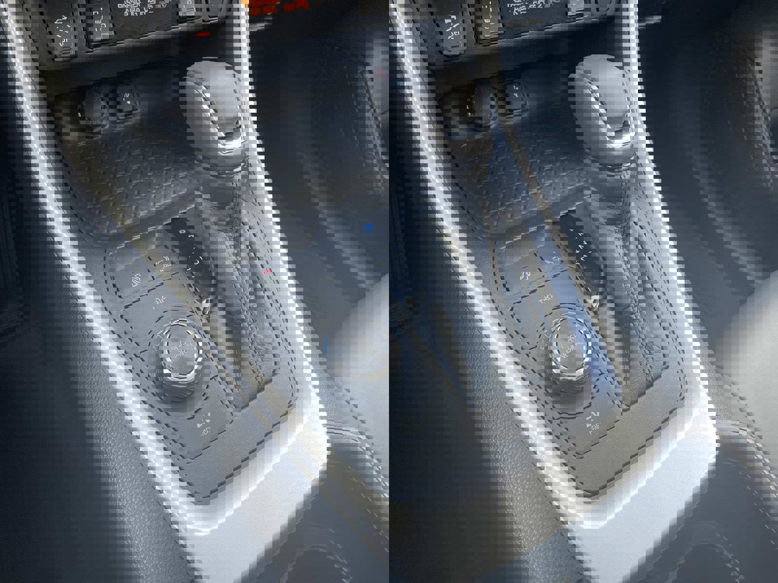 Used 2022 Toyota RAV4 XLE Premium image 20