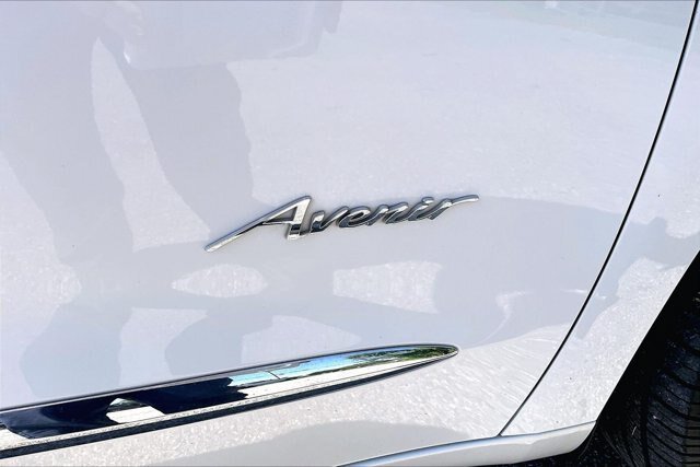 Used 2020 Buick Enclave Avenir w/ Avenir Technology Package AWD/4WD image 8