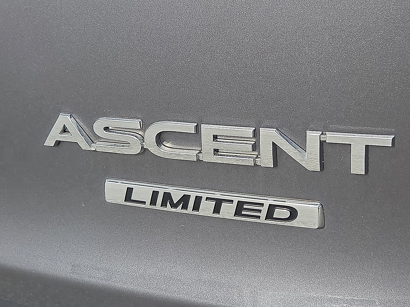 Used 2024 Subaru Ascent Limited w/ Technology Package AWD/4WD image 9