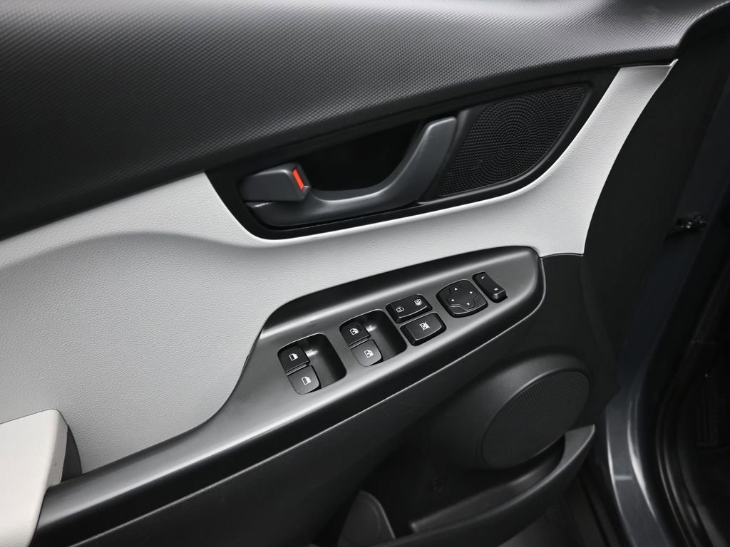 Used 2023 Hyundai Kona SEL image 39