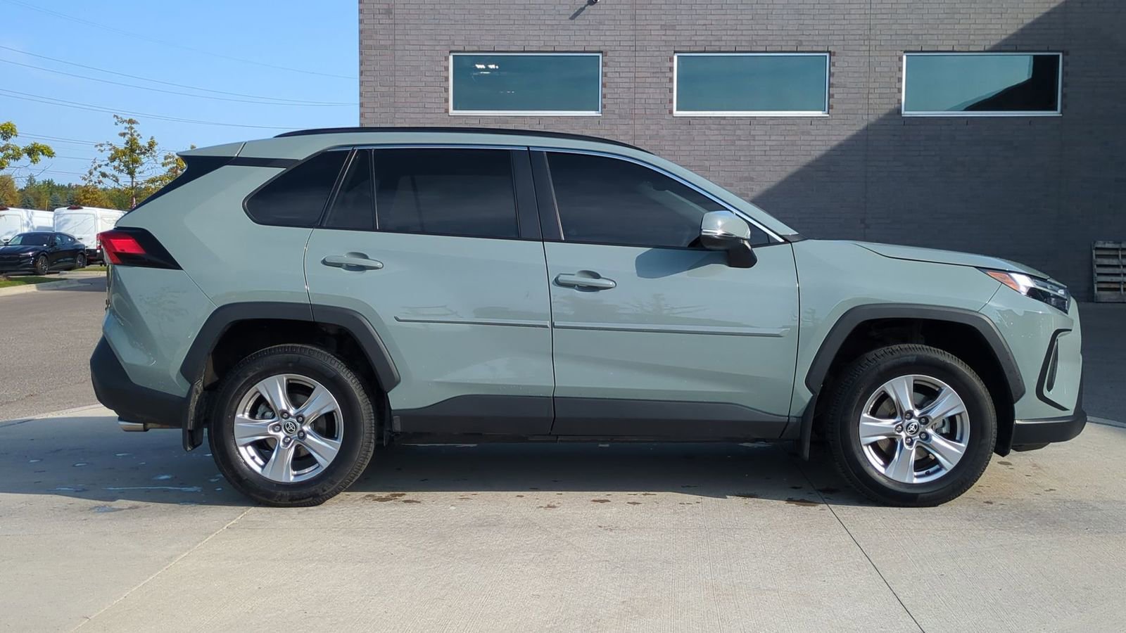 Used 2023 Toyota RAV4 XLE image 7