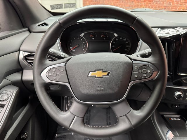 Used 2023 Chevrolet Traverse LT image 15