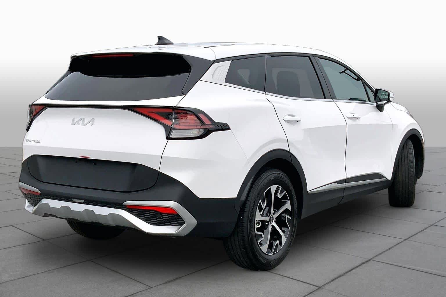 Used 2024 Kia Sportage EX FWD image 12