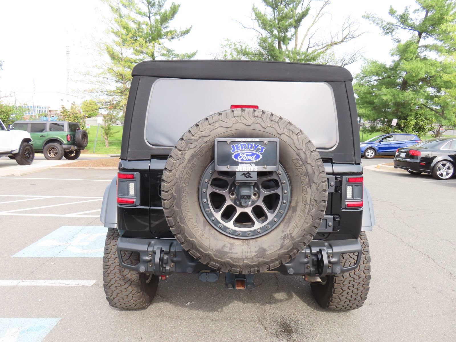 Used 2022 Jeep Wrangler Unlimited Rubicon w/ Xtreme Recon 35" Tire Package image 4