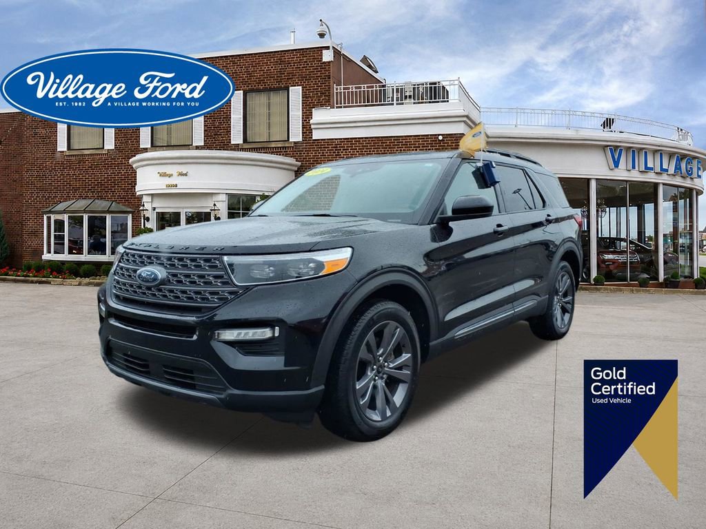 Certified 2024 Ford Explorer XLT w/ Equipment Group 202A AWD/4WD image 1