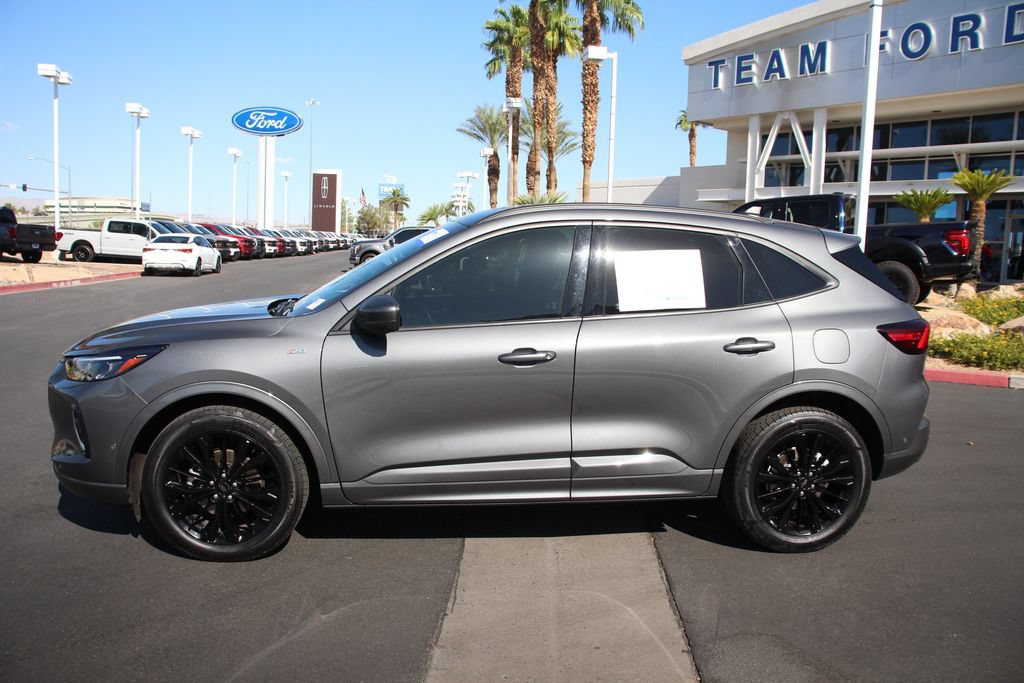 Certified 2023 Ford Escape ST-Line Elite w/ Premium Technology Package AWD/4WD image 4