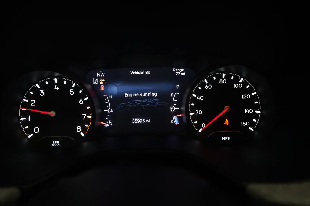 Used 2024 Jeep Compass Latitude AWD/4WD image 2