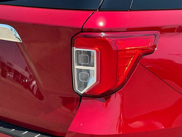 Certified 2021 Ford Explorer XLT w/ Equipment Group 202A RWD image 26