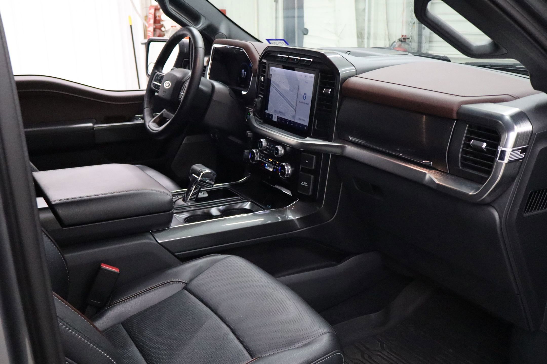 Certified 2023 Ford F150 Lariat image 32