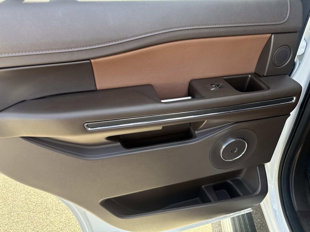 Certified 2024 Ford Expedition King Ranch image 12