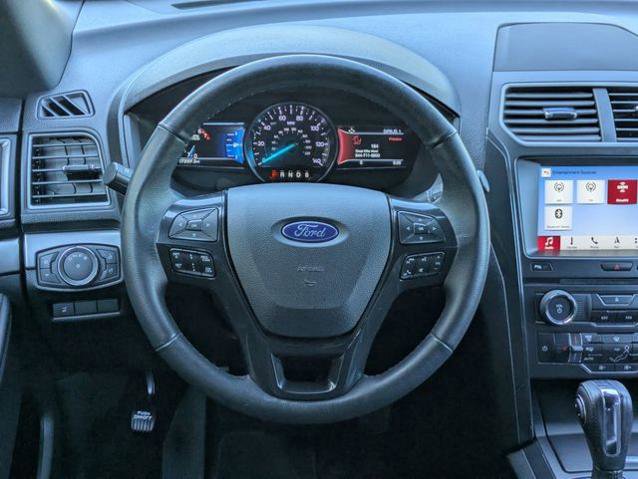 Certified 2018 Ford Explorer XLT w/ Equipment Group 202A AWD/4WD image 15