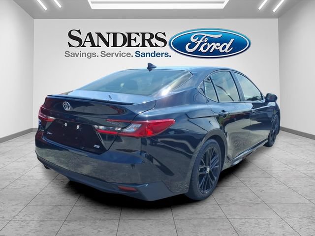 Used 2025 Toyota Camry SE FWD image 2
