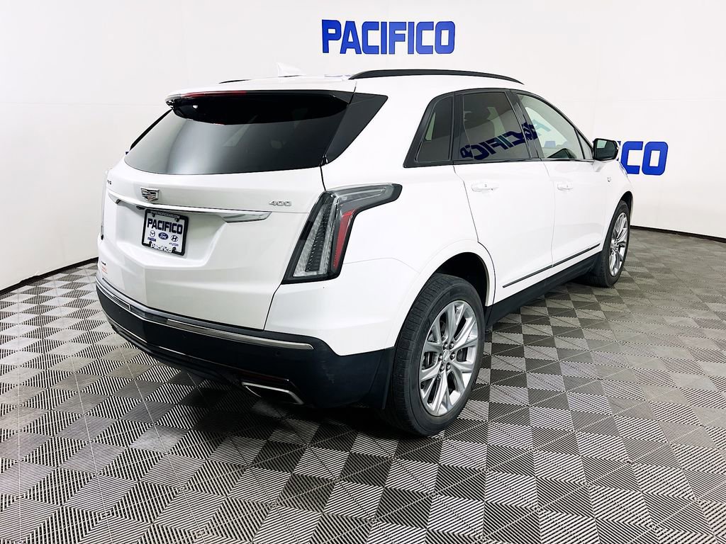 Used 2021 Cadillac XT5 Sportv w/ LPO, Floor Liner Package AWD/4WD image 3