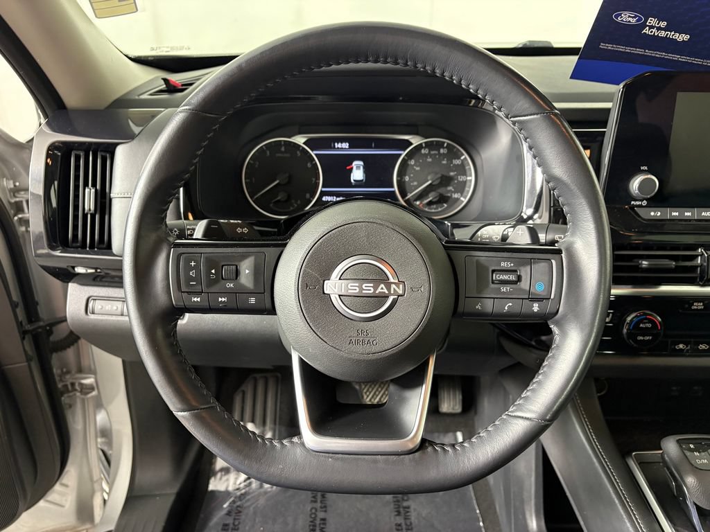 Used 2023 Nissan Pathfinder SV AWD/4WD image 16