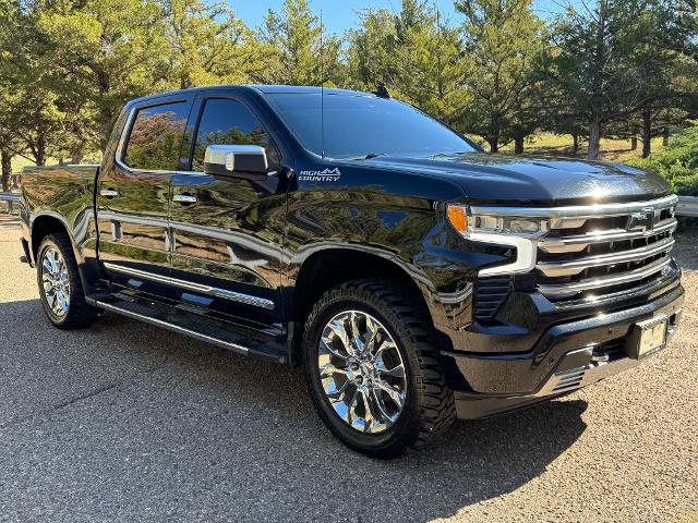 Used 2023 Chevrolet Silverado 1500 High Country w/ Technology Package AWD/4WD image 3