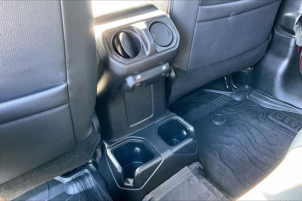 Used 2021 Jeep Wrangler Unlimited Sport AWD/4WD image 33