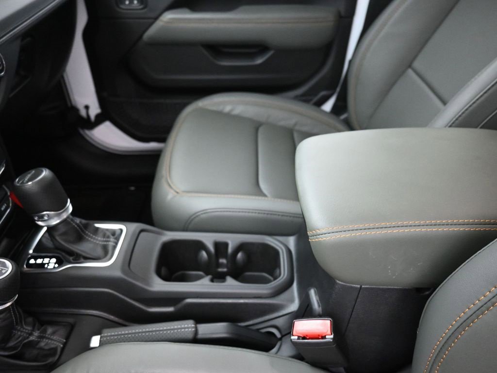 Used 2025 Jeep Gladiator Mojave w/ Convenience Group image 20