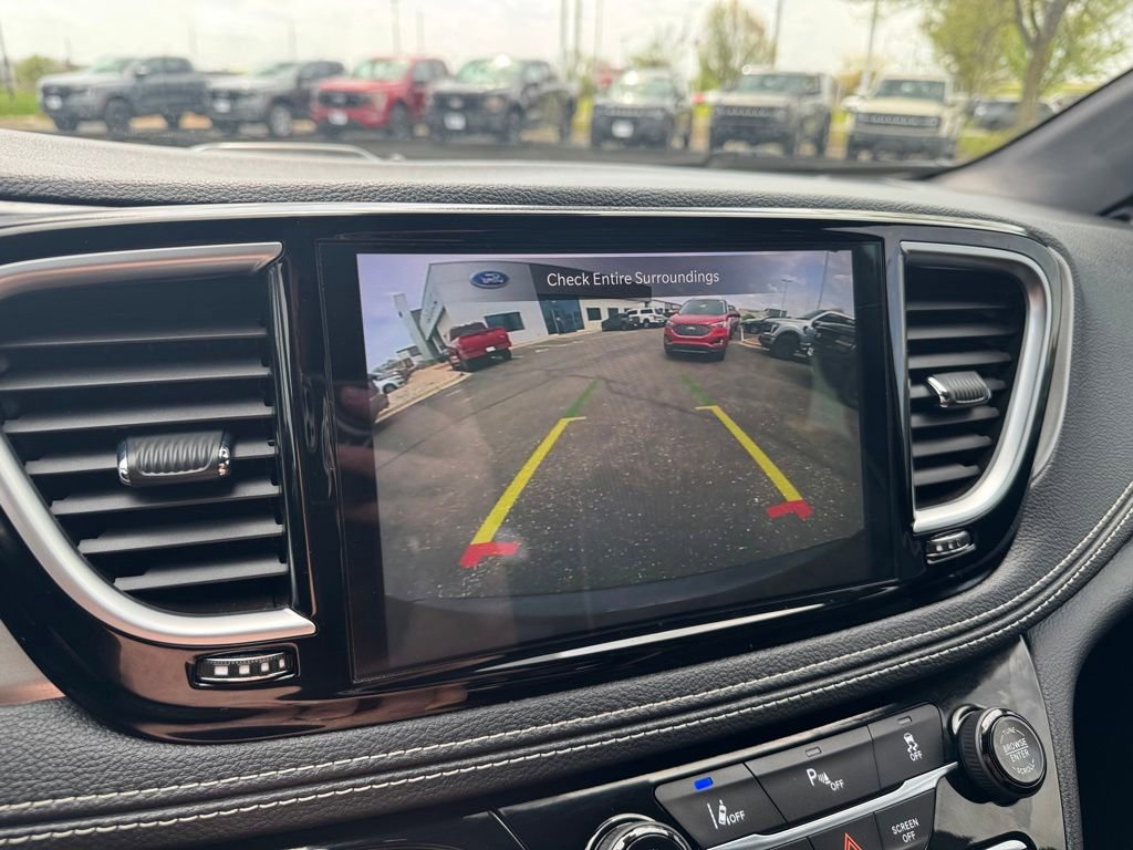 Used 2021 Chrysler Pacifica Limited w/ S Appearance Package FWD image 21