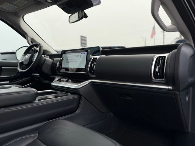 Certified 2025 Ford Expedition Platinum image 34