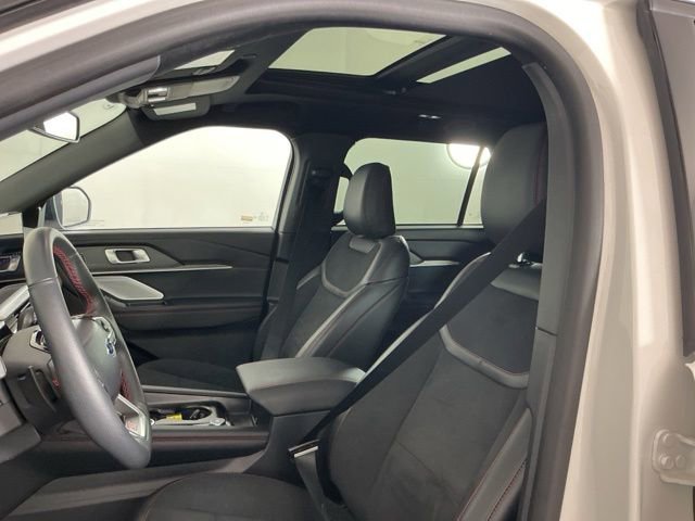Certified 2025 Ford Explorer ST AWD/4WD image 16