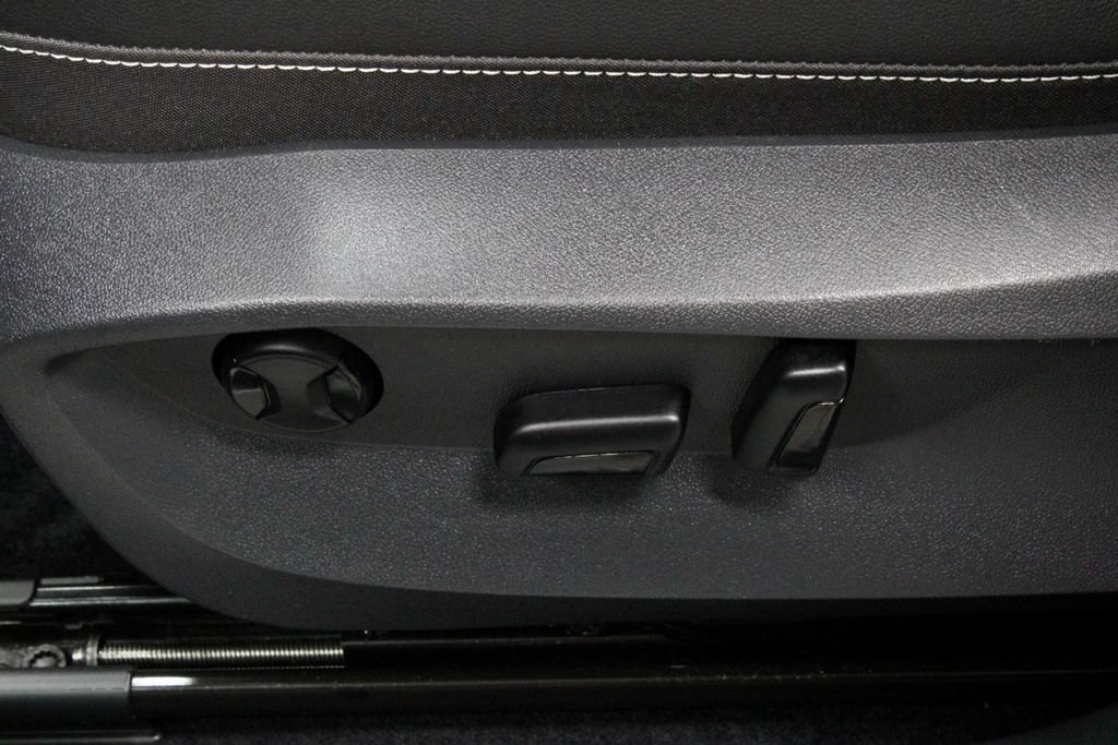Used 2023 Volkswagen Taos SEL AWD/4WD image 25