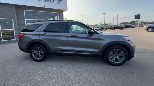 Certified 2024 Ford Explorer XLT w/ Equipment Group 202A AWD/4WD image 2