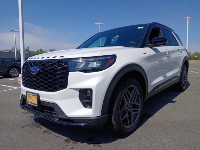Certified 2025 Ford Explorer ST-Line w/ Premium Package AWD/4WD image 6
