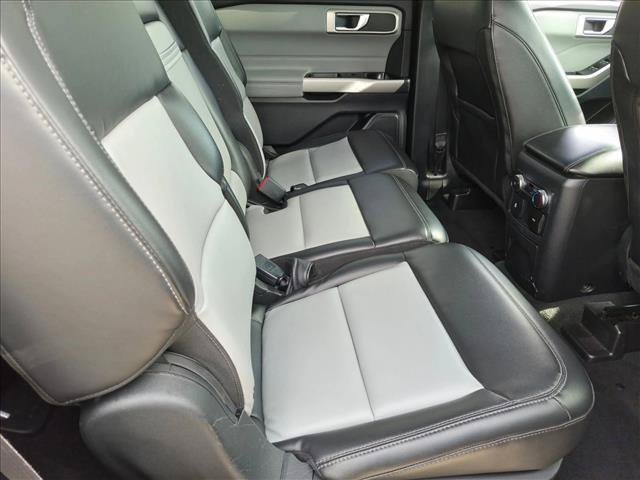 Certified 2022 Ford Explorer XLT w/ Equipment Group 202A RWD image 19