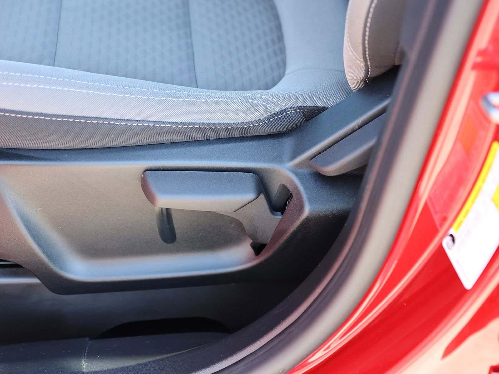 Certified 2022 Ford Escape SE w/ Cold Weather Package image 18