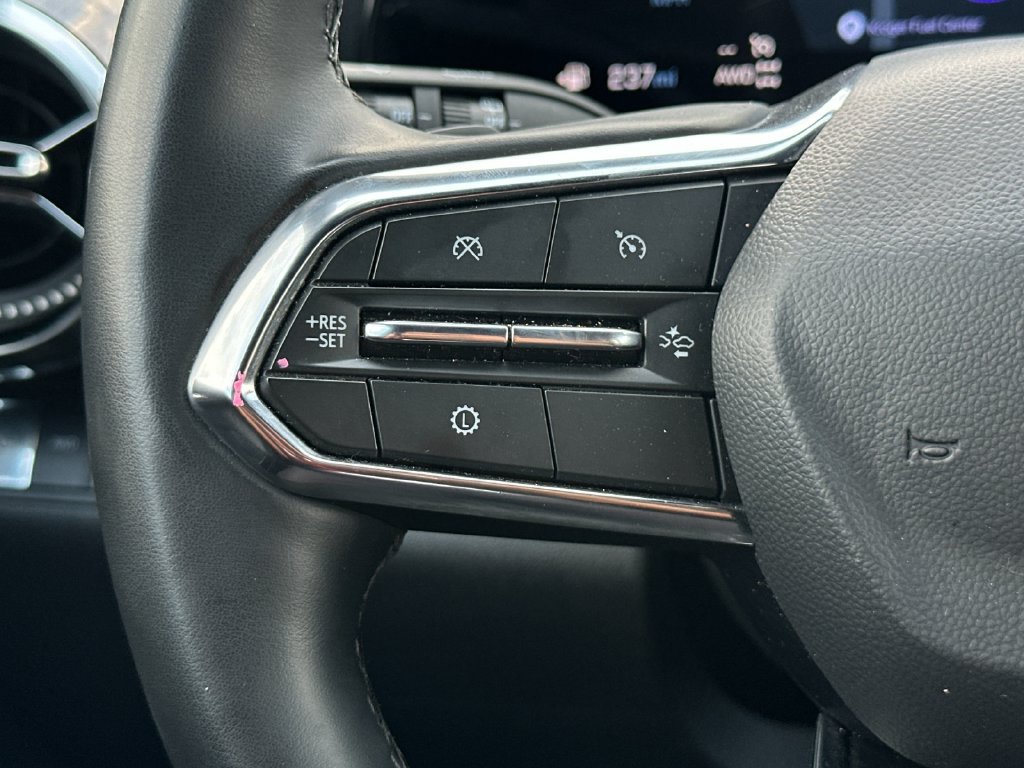 Used 2025 Chevrolet Equinox LT AWD/4WD image 24
