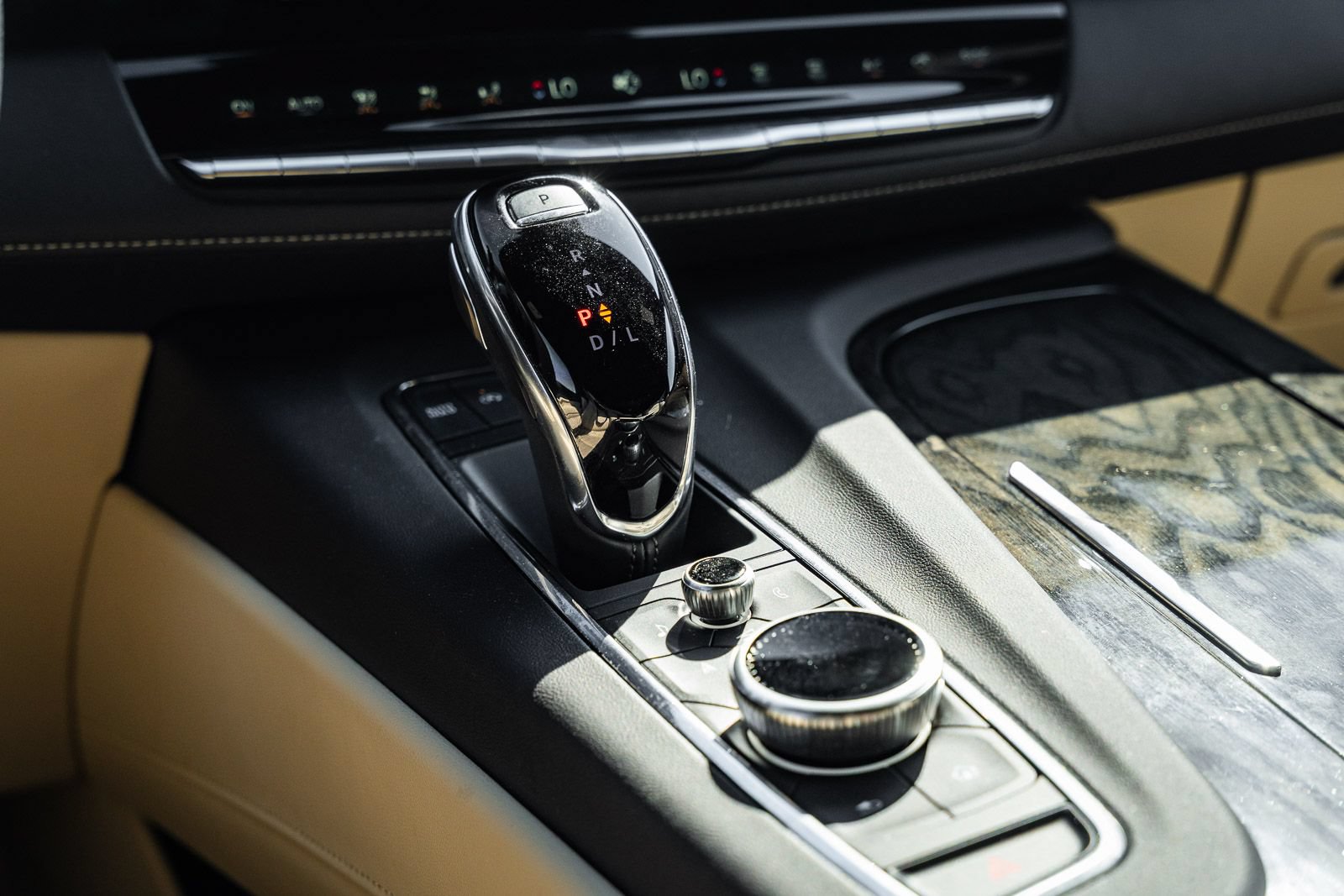 Used 2024 Cadillac Escalade Premium Luxury AWD/4WD image 30