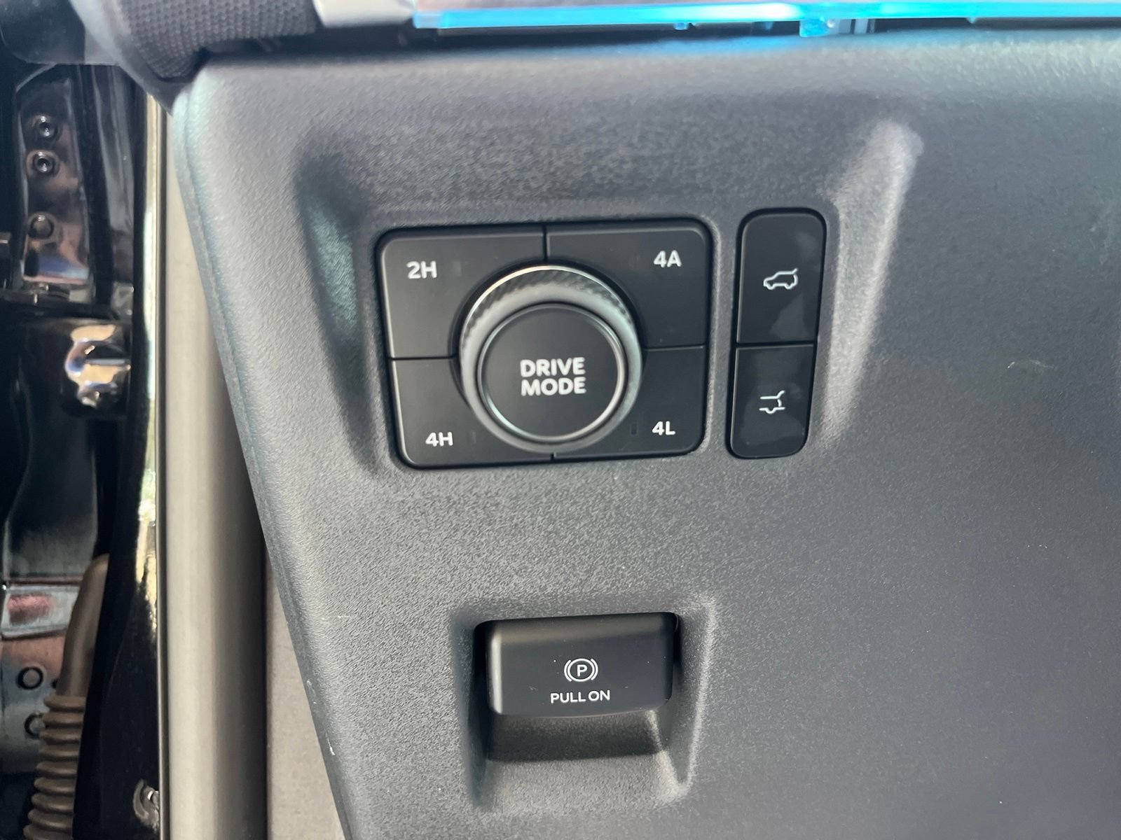 Certified 2025 Ford Expedition Platinum AWD/4WD image 20