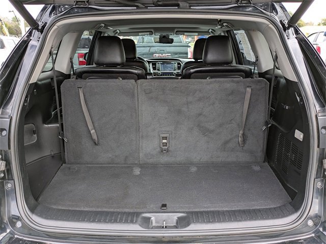 Used 2018 Toyota Highlander XLE image 13