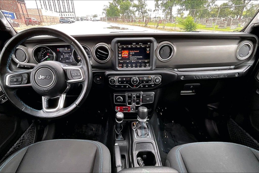 Used 2022 Jeep Wrangler Unlimited Rubicon 4xe w/ Cold Weather Group AWD/4WD image 14