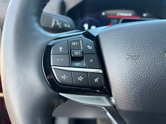 Certified 2025 Ford Explorer Platinum AWD/4WD image 10