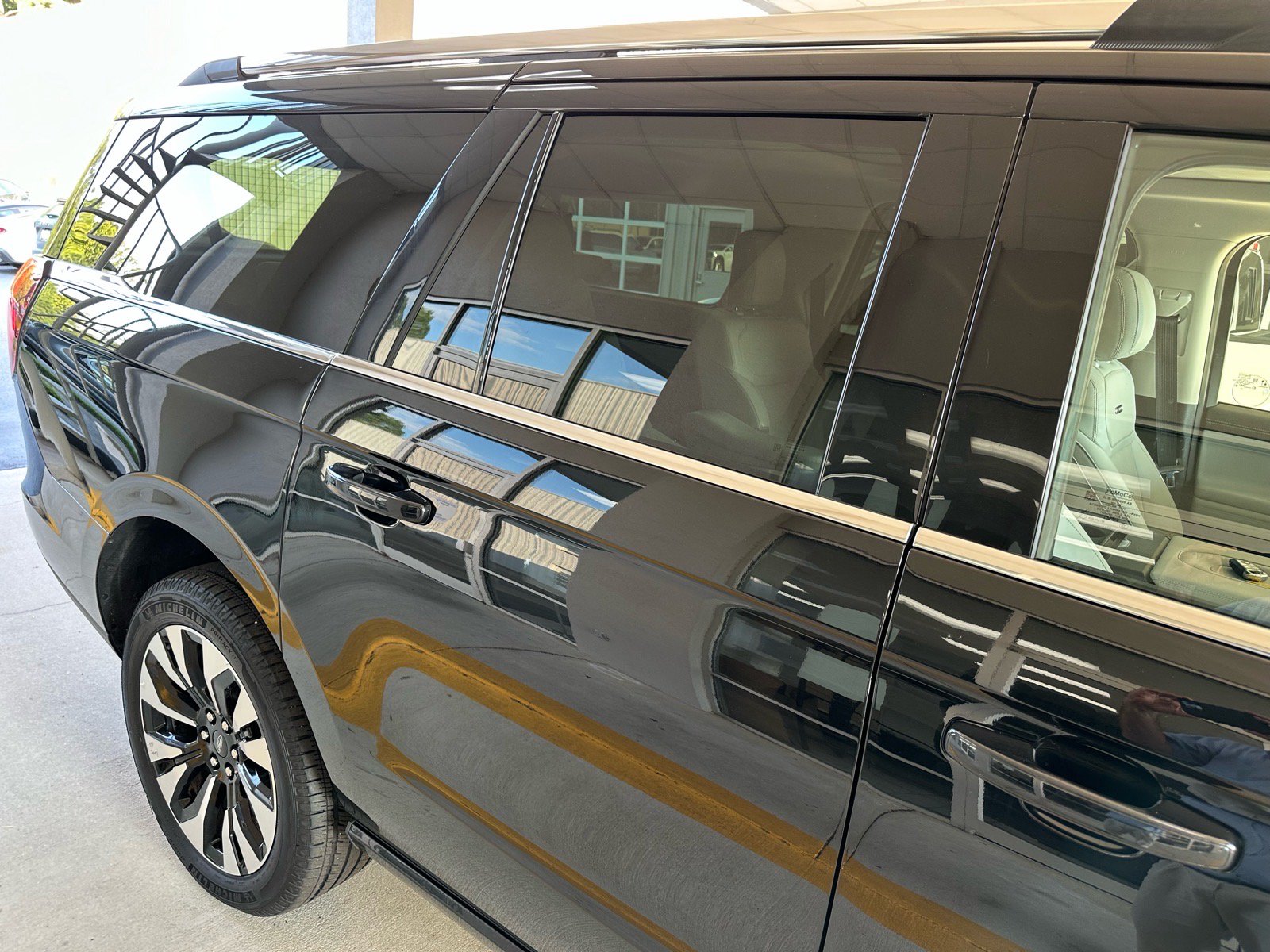 Certified 2025 Ford Expedition Max Platinum w/ Driver's Package AWD/4WD image 10