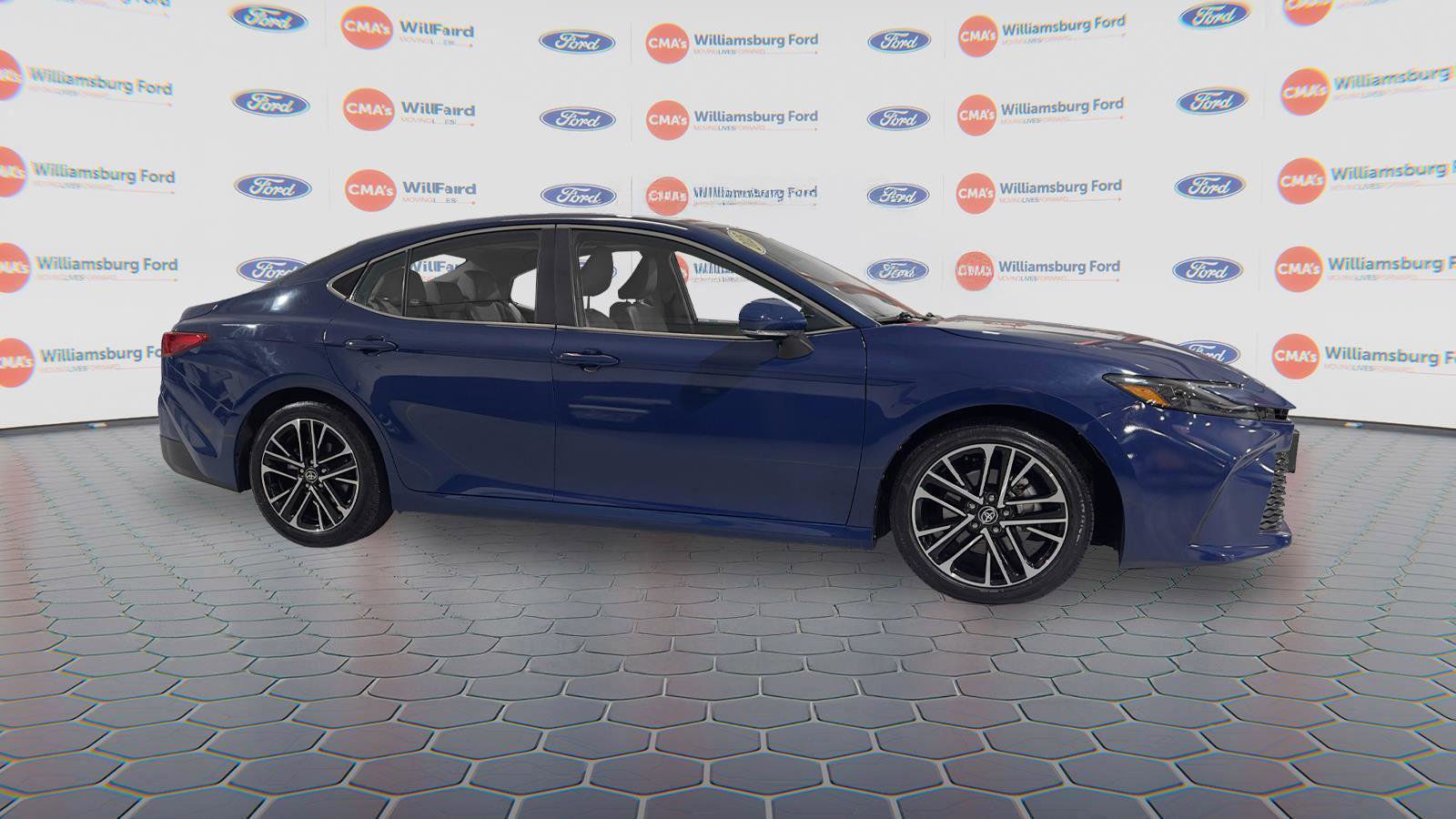 Used 2025 Toyota Camry XLE image 5