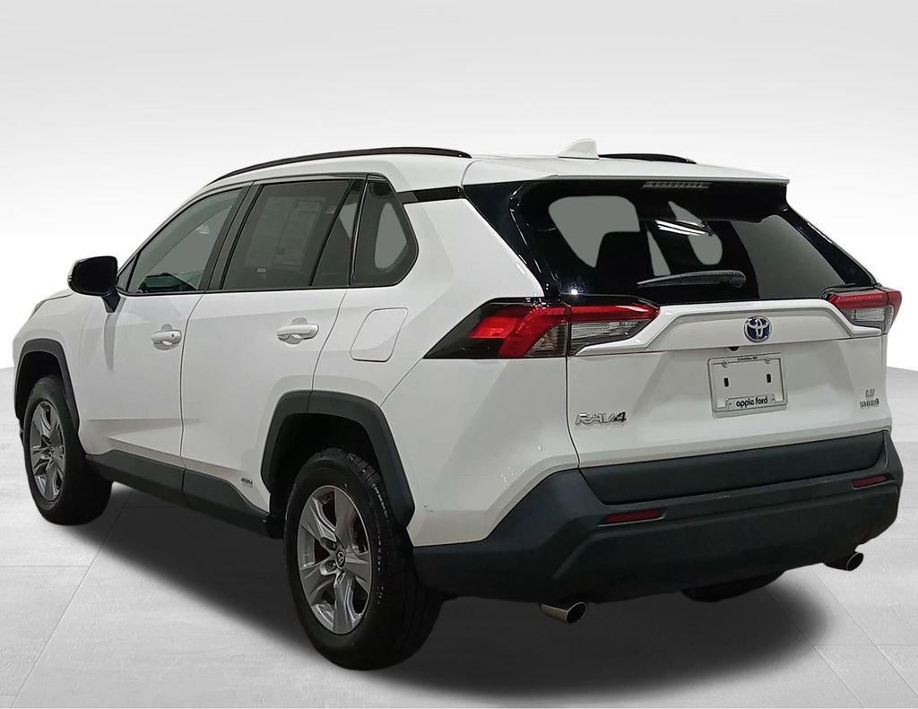 Used 2022 Toyota RAV4 LE AWD/4WD image 6