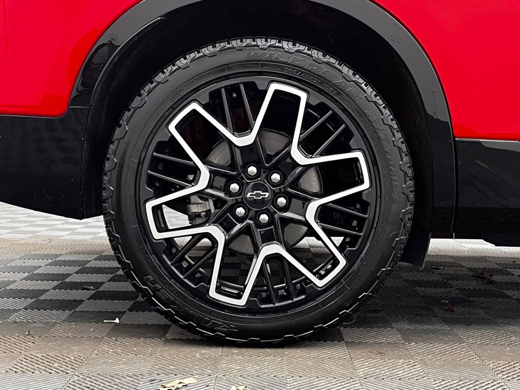 Used 2024 Chevrolet Blazer RS w/ Enhanced Convenience Package image 17