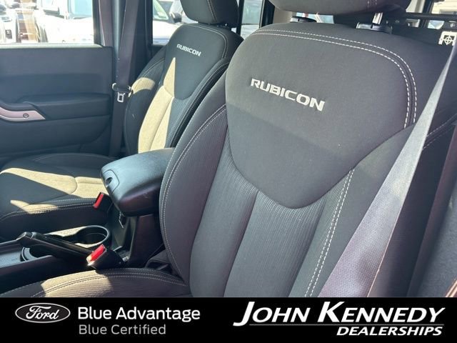 Used 2018 Jeep Wrangler Unlimited Rubicon w/ Connectivity Group AWD/4WD image 15