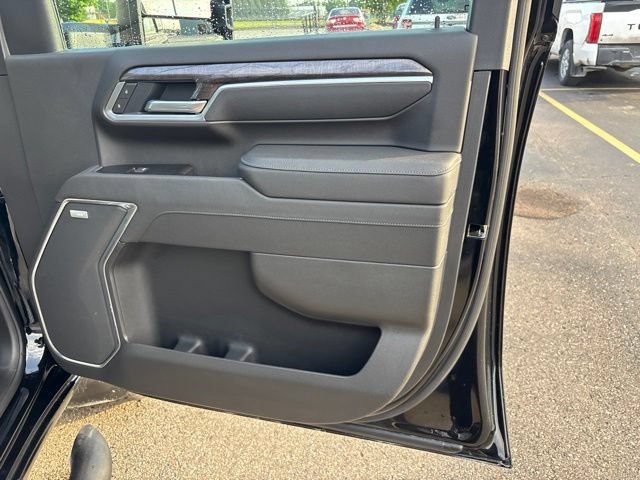 Used 2026 Chevrolet Silverado 2500 LTZ w/ LTZ Plus Package AWD/4WD image 9