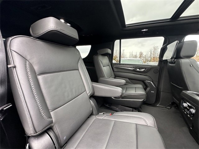 Used 2024 GMC Yukon XL Denali w/ Advanced Technology Package image 39