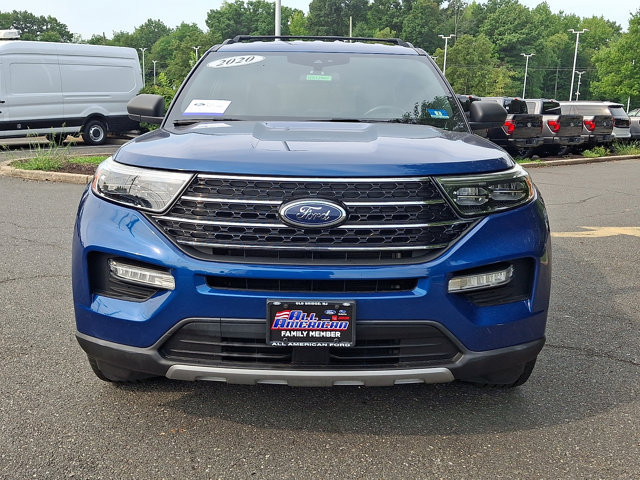 Certified 2020 Ford Explorer XLT w/ Equipment Group 202A AWD/4WD image 3