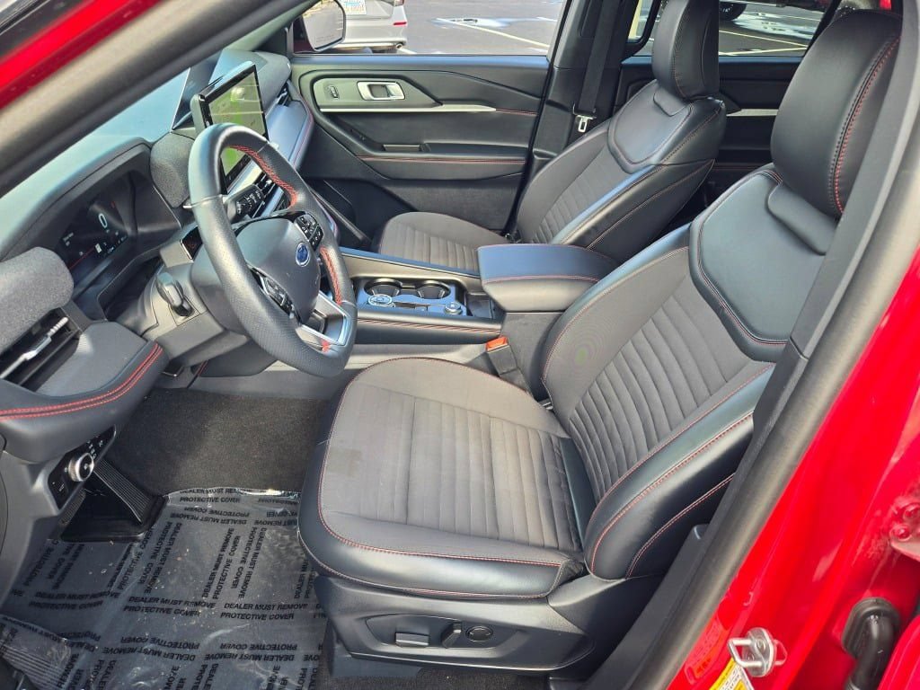 Certified 2025 Ford Explorer ST-Line AWD/4WD image 25