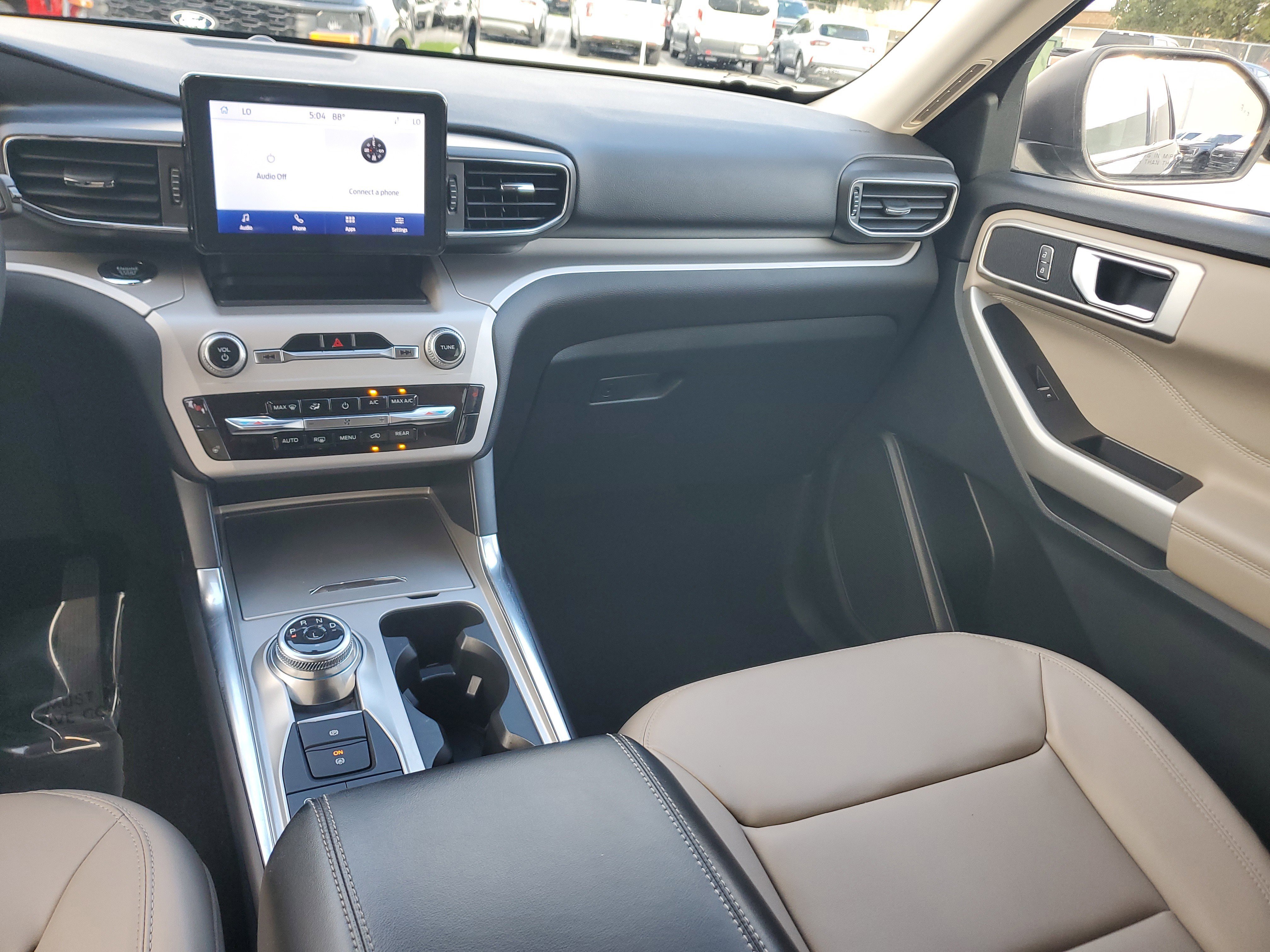 Certified 2024 Ford Explorer XLT w/ Equipment Group 202A image 18