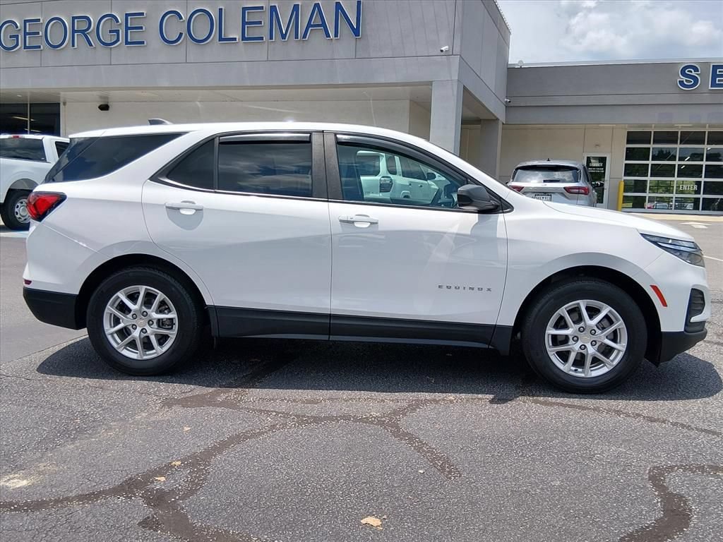 Used 2023 Chevrolet Equinox LS w/ LPO, Cargo Package FWD image 3