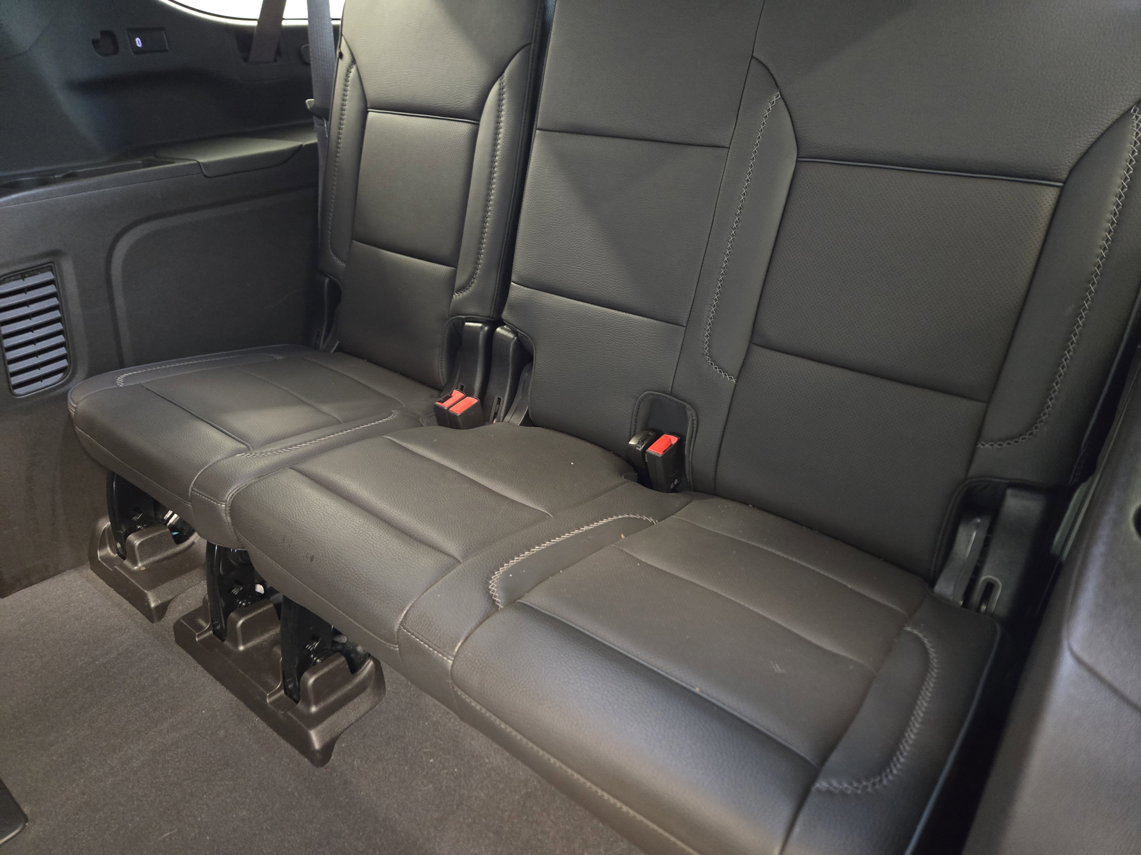 Used 2023 GMC Yukon XL Denali w/ Advanced Technology Package image 29