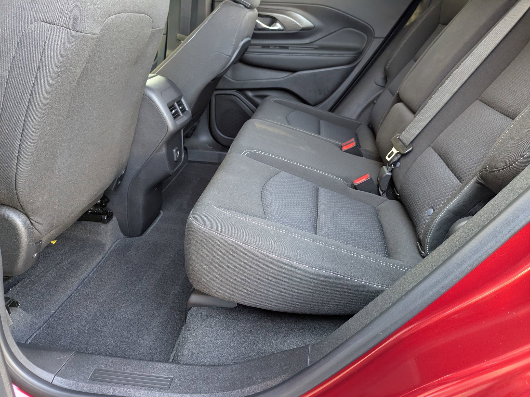 Used 2023 GMC Terrain SLE w/ Driver Convenience Package image 26