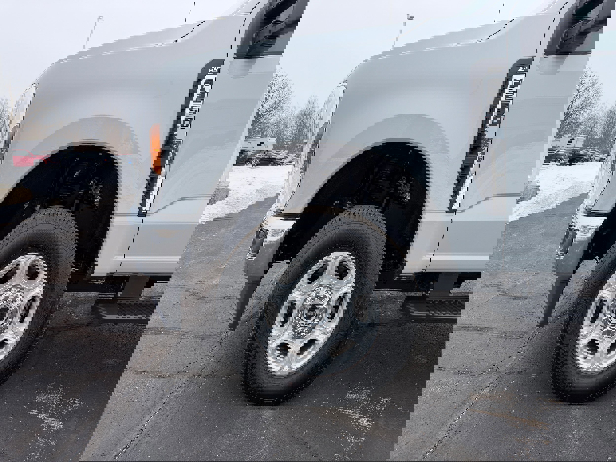 Certified 2025 Ford F250 XLT w/ Snow Plow Prep Package image 31